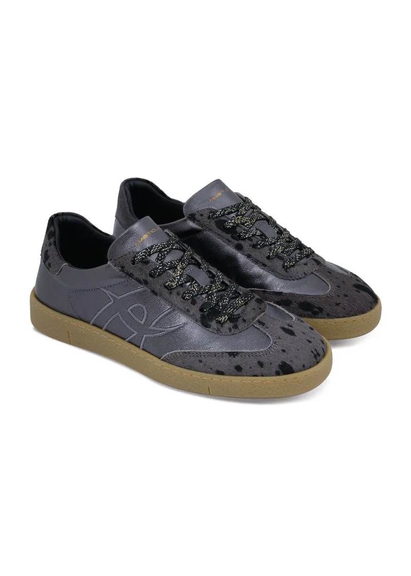 SNEACKERS