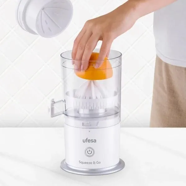 UFESA Cediljka za citruse Squeeze&Go/ bela