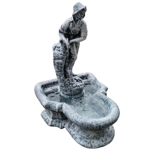 Betonska fontana – Dečak na bunaru