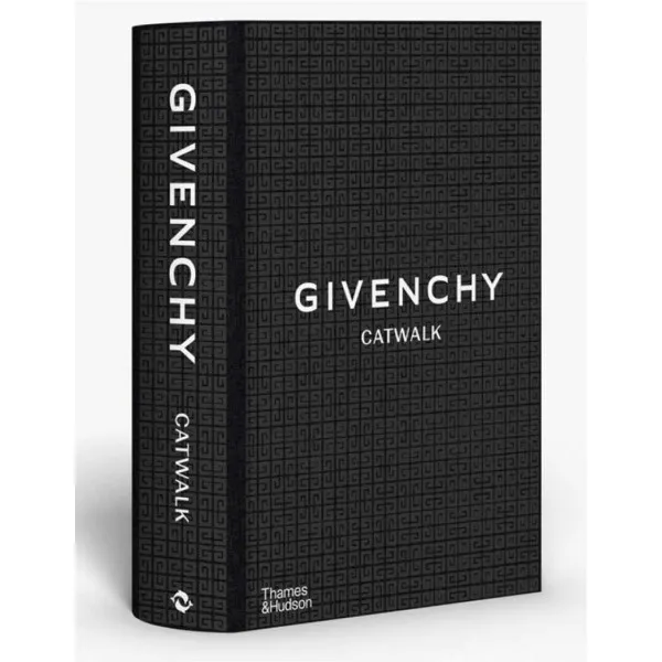 GIVENCHY CATWALK