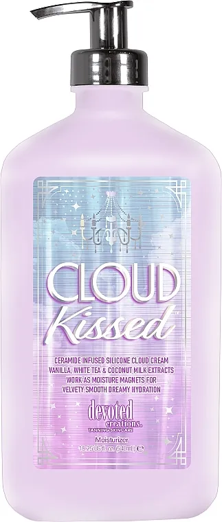 Devoted Creations After Tan Lotion Cloud Kissed, Ultra-Hydrating Daily Moisturizer With Vanilla, White Tea, Coconut Hidratantna krema za svakodnevnu negu sa ceramidima, vanilom, belim čajem i kokosovim mlekom za baršunastu glatkoću i hidrataciju