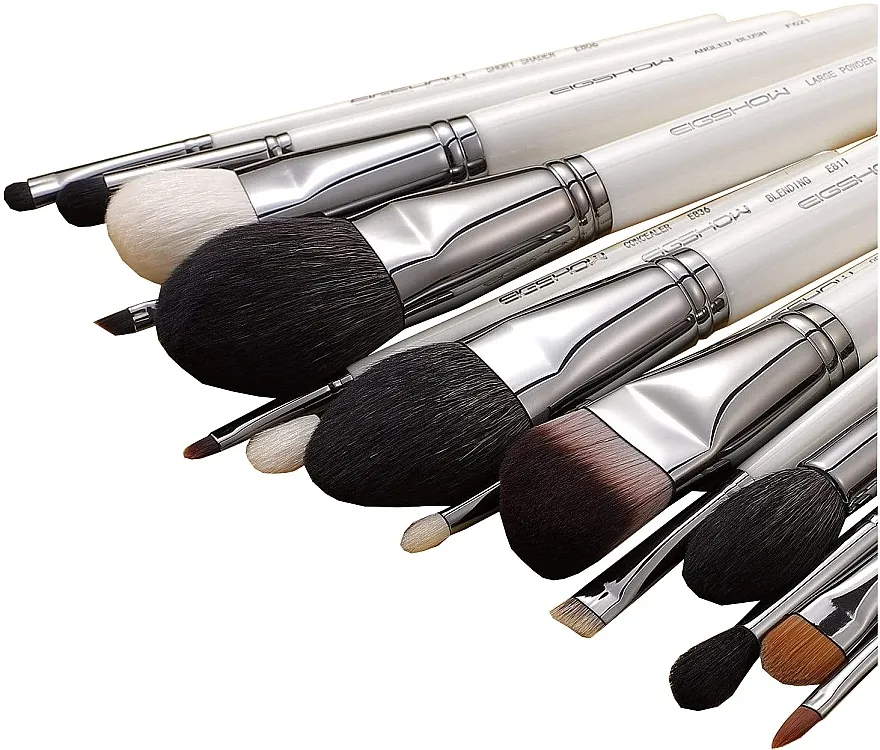 Eigshow Beauty Master Series Classic Brush Kit Light Gun Black Set kistova za šminku, 15 kom