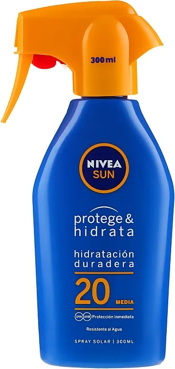 Nivea Sun Protect and Moisture Moisturising Sun Spray SPF 20 Sprej za sunčanje