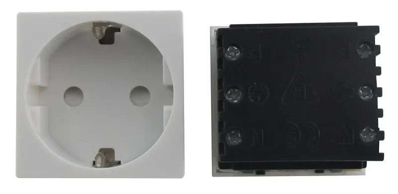 Šuko strujna utičnica 250V - 16A sa uzemljenjem beli (2M) modul uložak dim. 45x45mm (FP-EU1-2M)